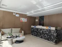 Sanyuan Jinshang Hotel (County Hospital) - parking