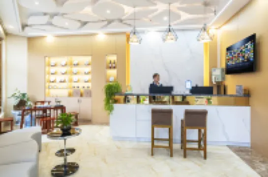 Qujing Time Lives Hotel