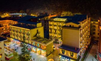 Sim Hotel (Jiuzhaigou Visitor Center)