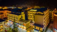 Sim Hotel (Jiuzhaigou Visitor Center)