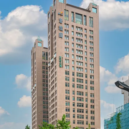 Breeze Hotel