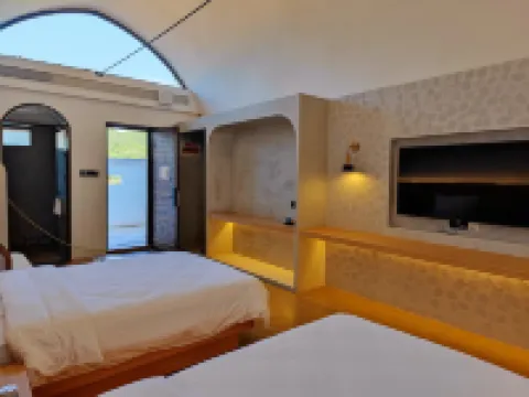 Ping Shun Banshan cave holiday estate