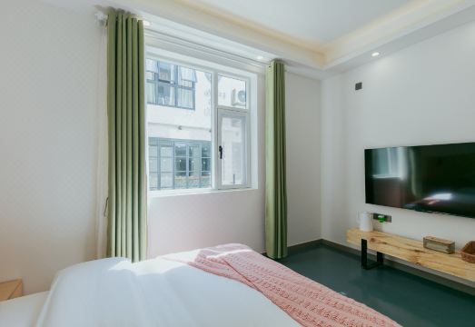 하프서클 커피 호스텔 외부