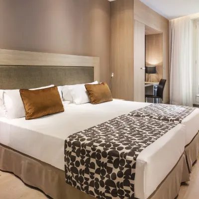 Catalonia Plaza Mayor Hotels near Huertas