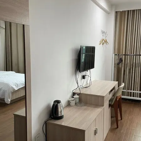 Chenglong Apartment