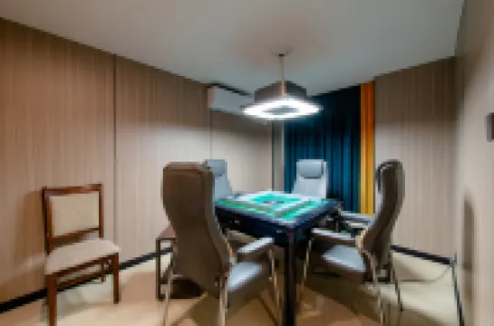 Linghu Zhenpin Hotel (Linhai Shuiyun South Road)