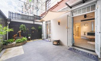 City Courtyard Homestay