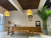 Floral Hotel· Xixia Qingye Hotel(Grape Beach Beach Branch)