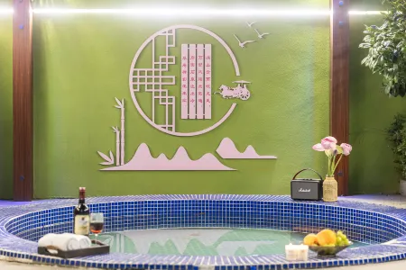 Changsha Huitang Yayunge Hot Spring Villa Отели рядом с достопримечательностью «Huitang Huatian City Hot Spring Resort»