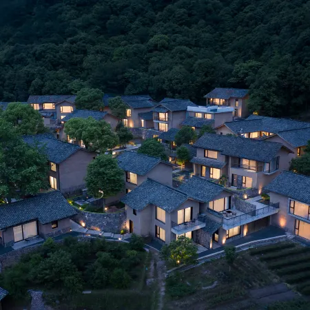 Jinhua Wuyi Zìzì Valley Villa Hot Spring Resort & Spa