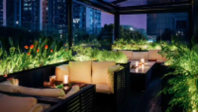 Milan Junyi Hotel