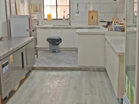 Zijin Business Hotel (Xiao County Administrative Avenue People's Hospital)