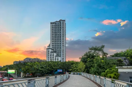 Nicesoe View Cloud Book House Hotel (Shangqing Temple Niujiaotuo Subway Station)