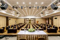 Grand Ratchapruek Hotel Hotels in Sai Noi