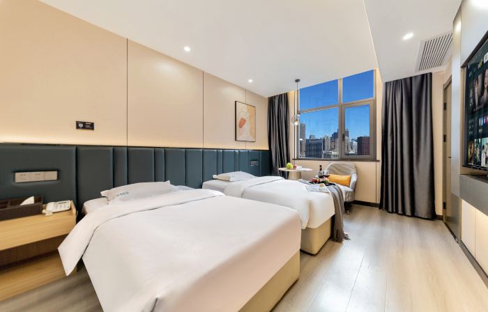 Huangshi Hotel 168