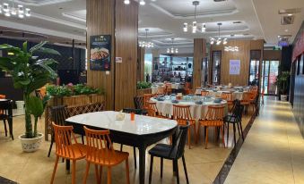 Vienna Hotel (Nanchang Hongcheng Maya Paradise Chaoyang Branch) - Housity