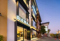 A Journey with Mountain , Wind & Hope Hotels near Tianzishan