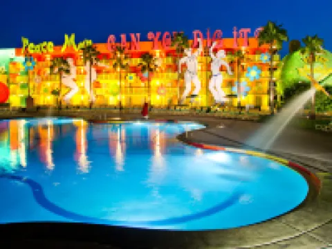 Disney's Pop Century Resort - Classic Years オレンジのホテル