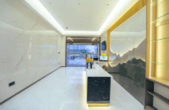 Spring Rain Hotel (Fuyang East High-speed Railway Station)