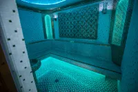 Leader Hotel - Pools