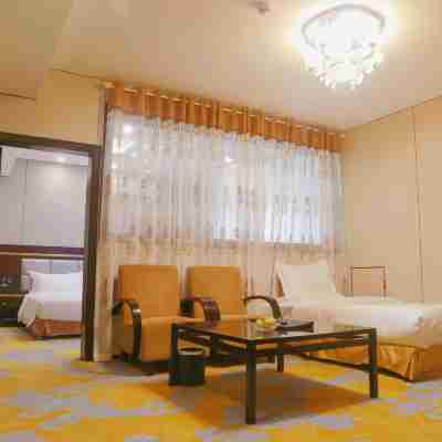 日月國際大酒店（鎮遠古城店） Rooms