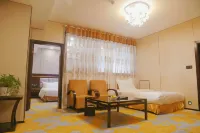 Sun And Moon International  Hotel (Zhenyuan Ancient Town Branch)