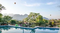 Mad Monkey  Vang Vieng