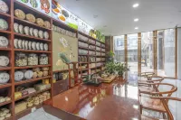 Yutu Century Hotel (Kunming South High-speed Railway Station)