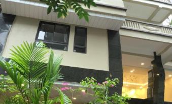 V House 5 Serviced Apartment