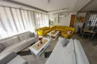 Hotel Hayat Hotels in Pale