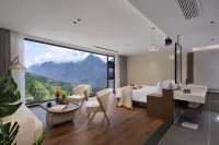 더스크 마운틴 리플렉팅 스노우 프라이빗 핫 스프링 코트야드