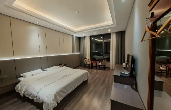 施秉萬豪時尚酒店（杉木河夜漂景區大門店）