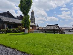 Chanyi Longxing Courtyard Hotel (Longxing Temple)
