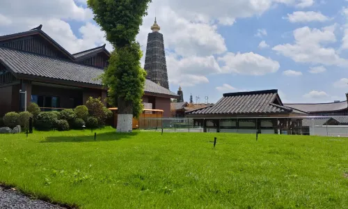 Chanyi Longxing Courtyard Hotel (Longxing Temple)
