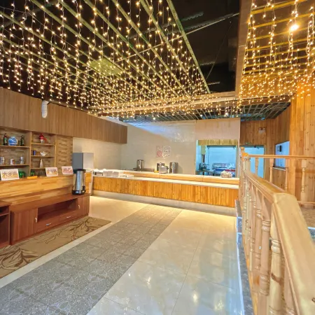 Shiwei Blue Lake Hotel