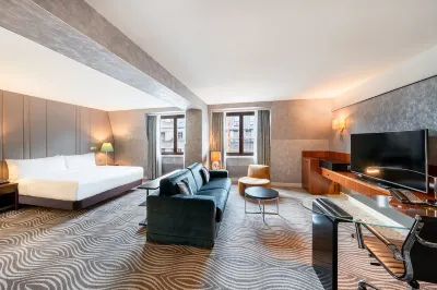 Hilton Berlin Hotels near Stadtischer Friedhof III