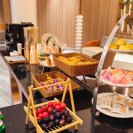 Weiduo International Hotel Shaoxing Lu Xun's hometown (Yintai City store)