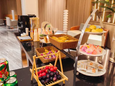 Weiduo International Hotel Shaoxing Lu Xun's hometown (Yintai City store) Отели рядом с достопримечательностью «Datong School»