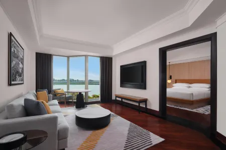 Sheraton Jakarta Soekarno Hatta Airport Отели в г. Тангеранг