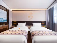 Songchao Bianjing Hotel (Kaifeng Drum Tower Square)