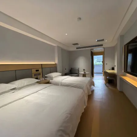 Liuhou Grand Hotel (Liuba Old Street)