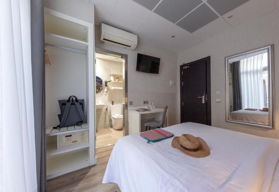 람블라스 거리의 야경 이미지