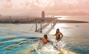 Wyndham Danang Golden Bay