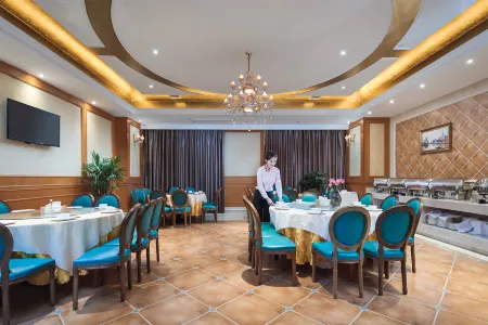 Vienna Hotel (AanhuiSuzhou shizhengfuYunjishangyejiedian) Отели рядом с достопримечательностью «Yinhe Square»