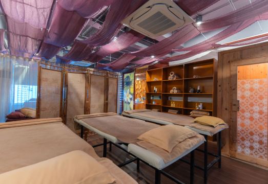 3. 레스참 호텔..