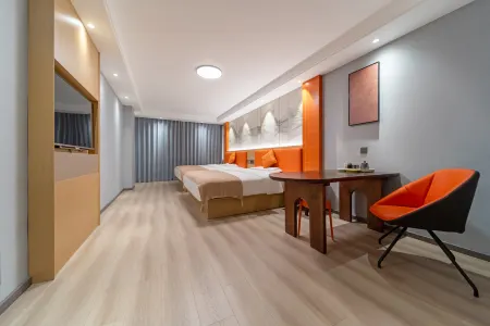 Jinjushangpin Light Luxury Hotel (Luozhuang District Gaoxin Avenue) Отели рядом с достопримечательностью «Luozhuang Zoo»