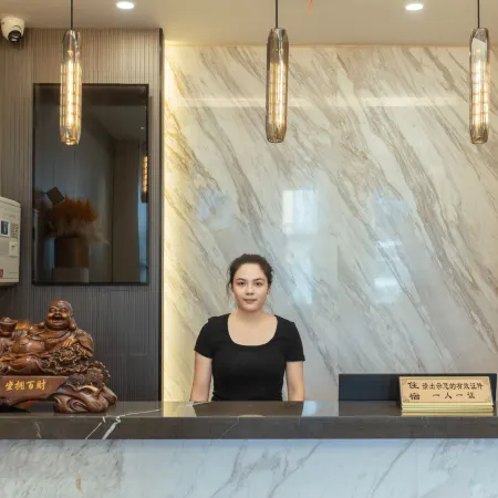 Yilong Max Business Hotel