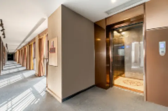 Wawu Hotel (Chengdu Chunxi Road Pedestrian Street)