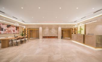 Wassim Hotel (Huanglong Jiuzhai High-speed Railway Station)