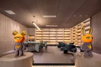 V give up hotel